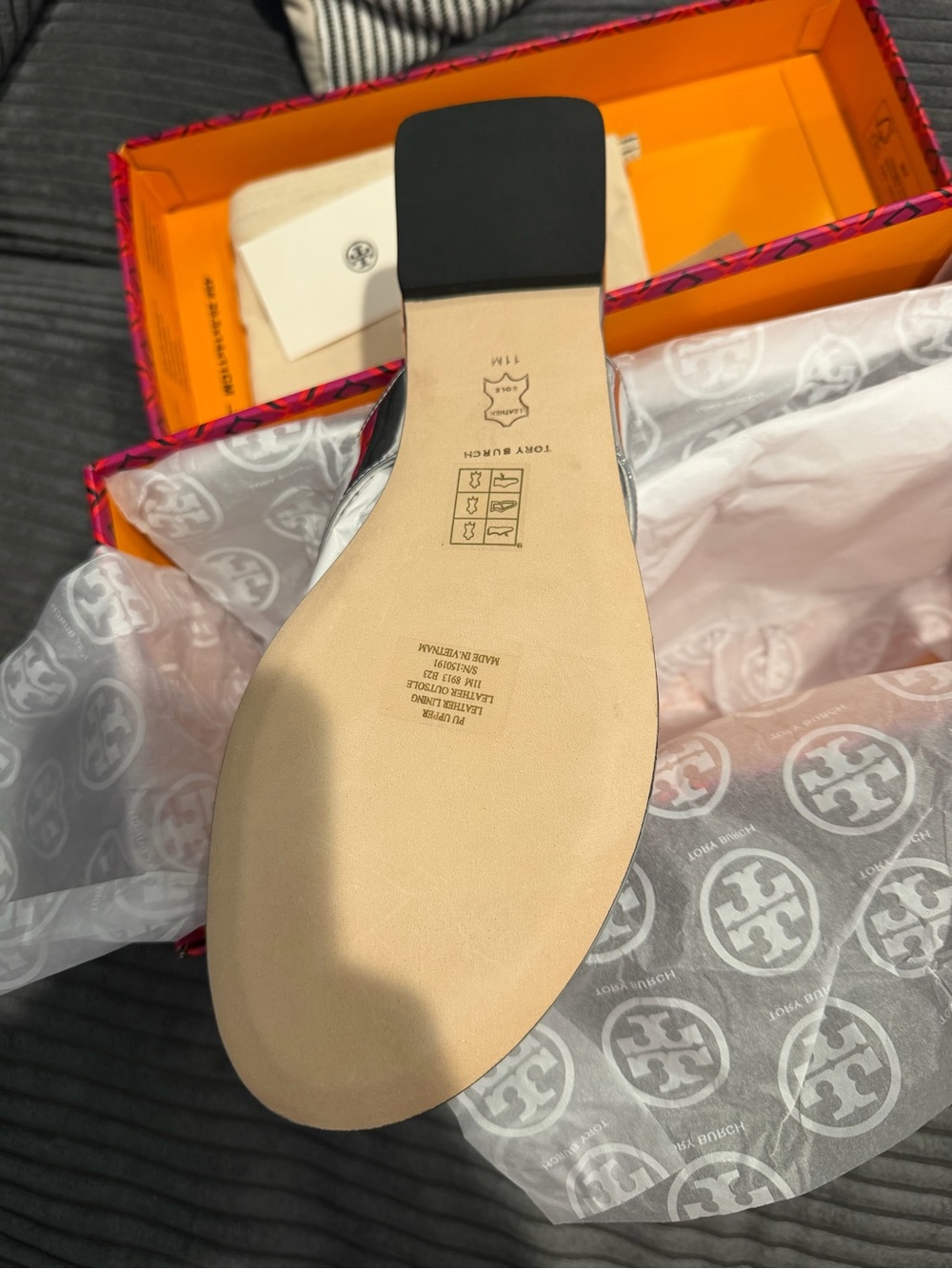 Tory Burch Women's Classic Flip Flops, Argento, 11 Medium US - Picture 6 of 7